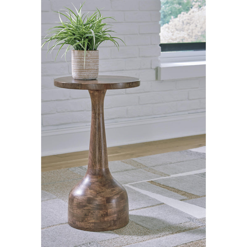 Signature Design by Ashley Occasional Tables Accent Tables A4000627 IMAGE 3