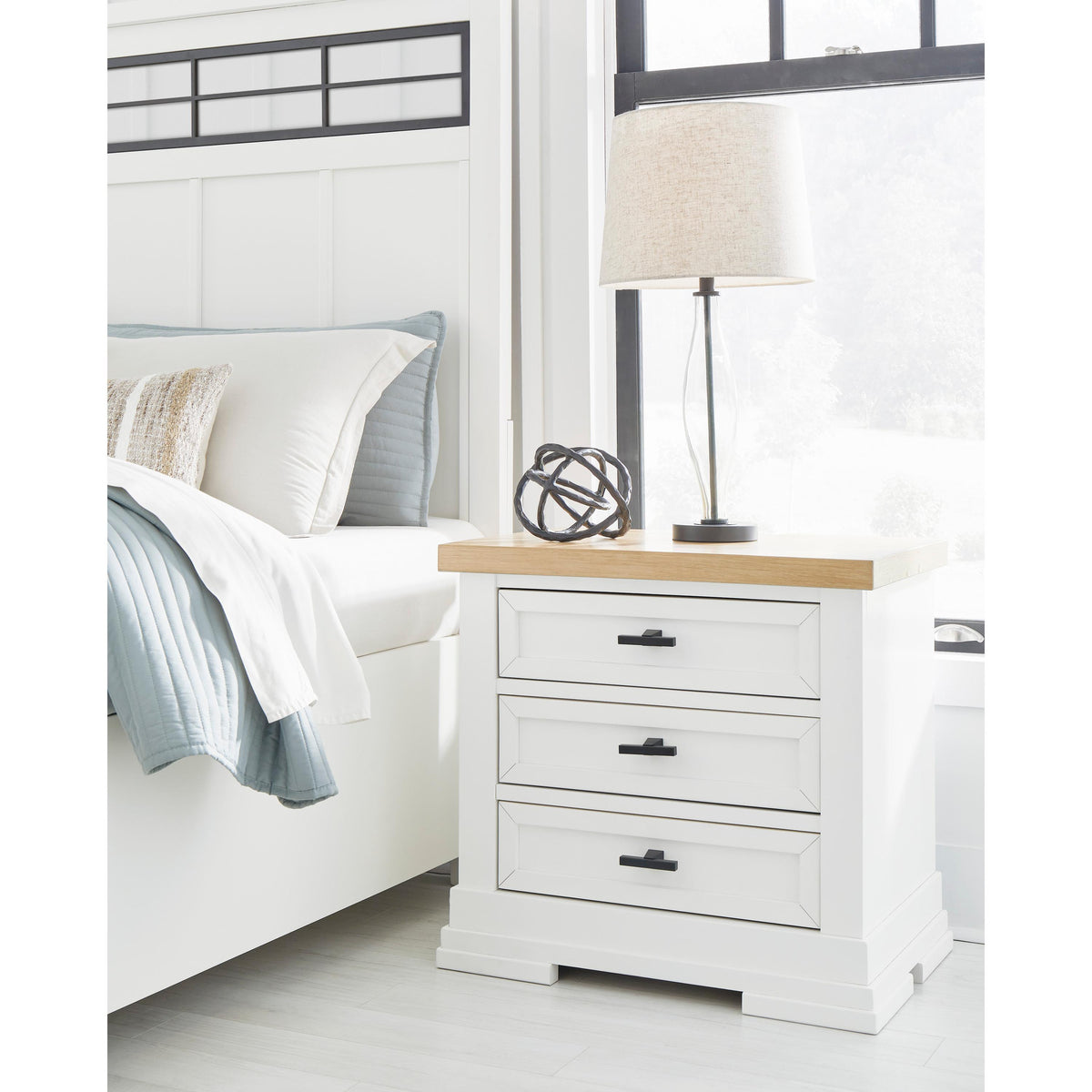 Benchcraft Ashbryn B844 8 pc Queen Panel Storage Bedroom Set