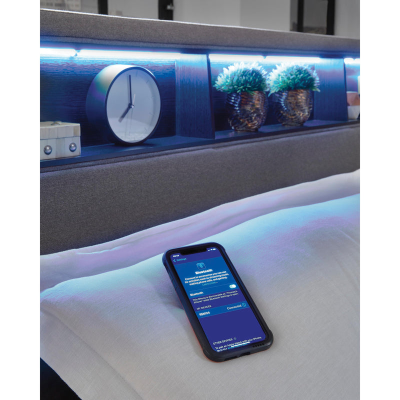  Signature Design by Ashley Verishaw PCB2721B20 Queen Upholstered Bed IMAGE 19